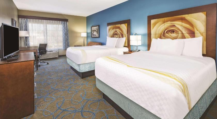 La Quinta Inn & Suites by Wyndham Niagara Falls