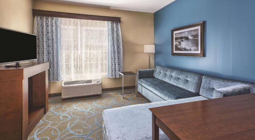 La Quinta Inn & Suites by Wyndham Niagara Falls