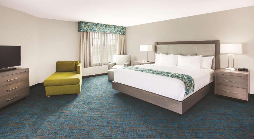 La Quinta Inn & Suites by Wyndham St. Paul-Woodbury