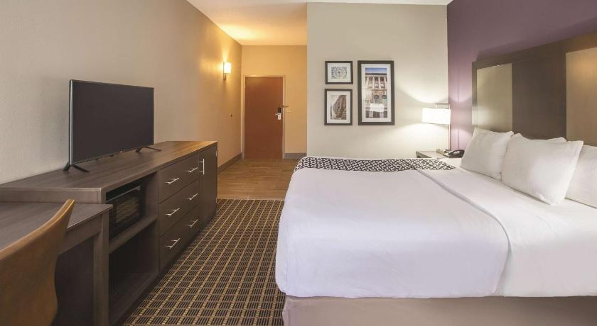 La Quinta Inn & Suites by Wyndham Mechanicsburg - Harrisburg