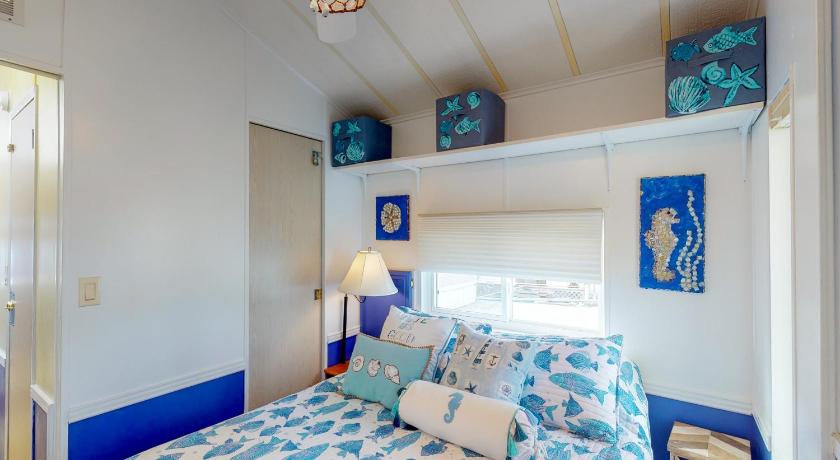 Long Island Village Unit 658 photo