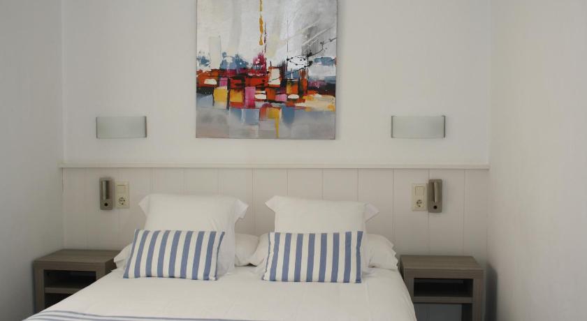 Hostal La Florida photo