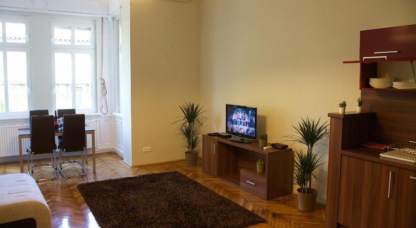 Five Season's Apartment photo