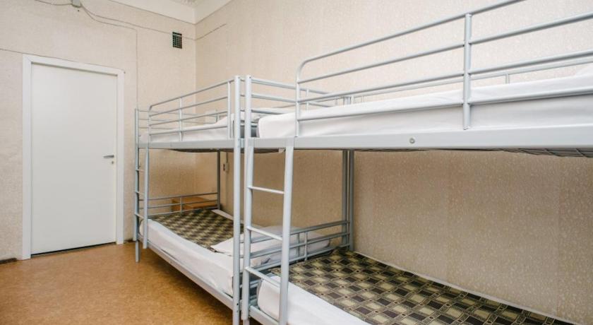  Bed in 6-Bed Male Dormitory Room