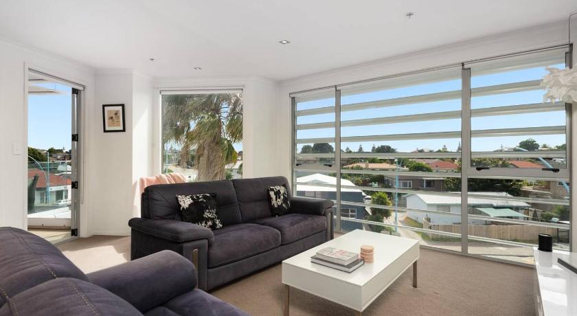 Awesome Downtown Location - park the car and walk to everything ! — Hotel in Tauranga