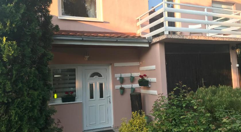Apartmani Stojanovic — Hotel in Sremska Kamenica