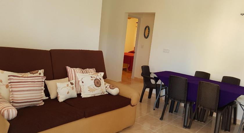 Imagen de Apartamento con vistas a la piscina (Apartment with Pool View) 0