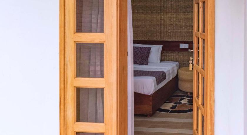 Tooro Fairway Hotel photo