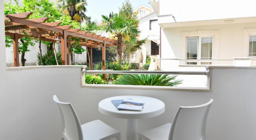 Image of Standard Double Room with Garden View 1
