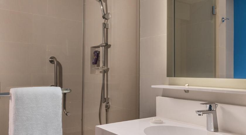 Image of 1-Bedroom Suite 6