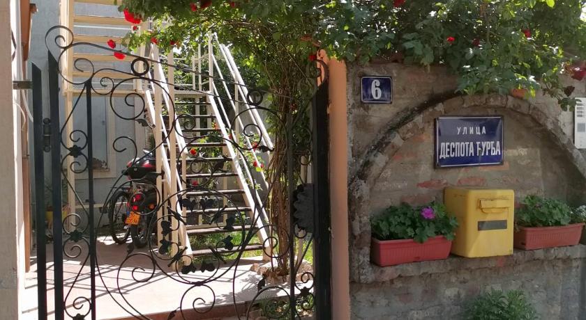 Gardos riverview photo