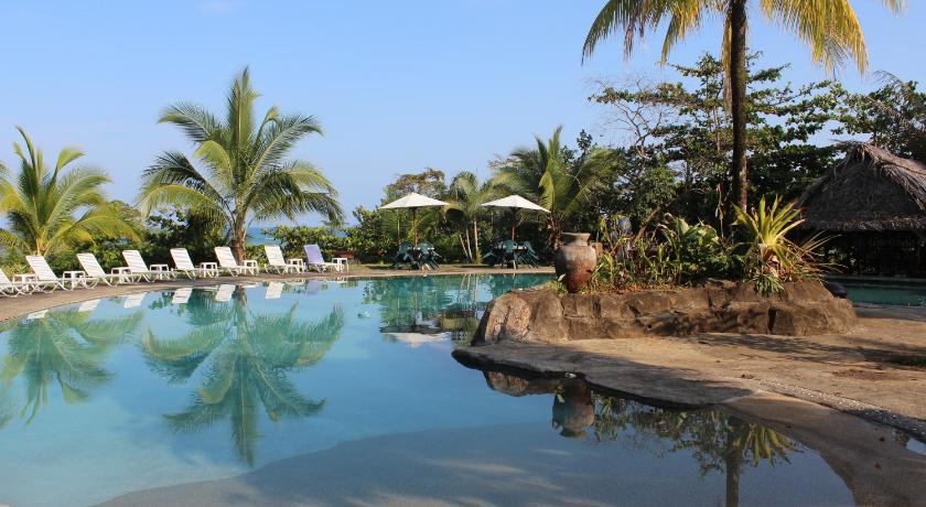 Popa Paradise Beach Resort — Hotel in Punta Laurel