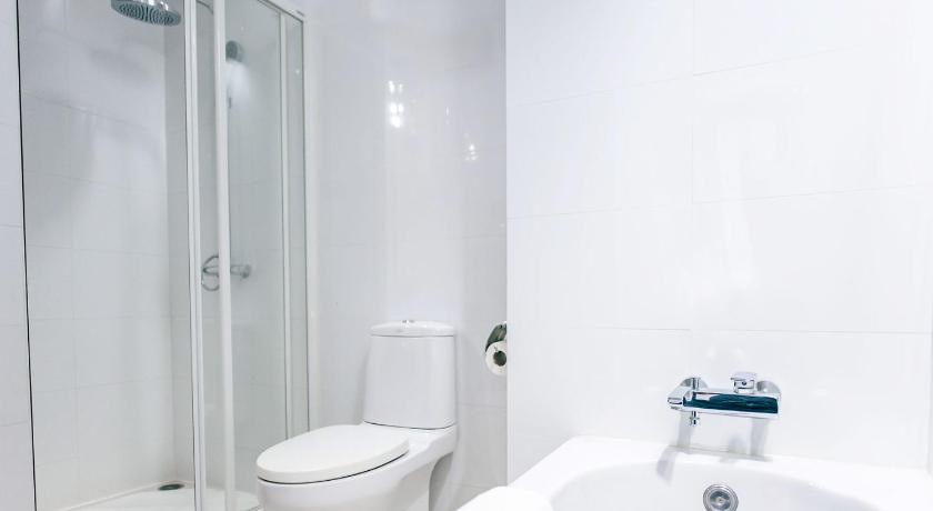 Imatge de Superior Room -- 2 Bed 8