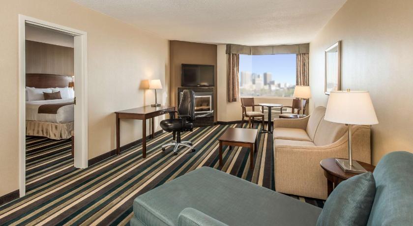 Best Western Plus Winnipeg Airport Hotel