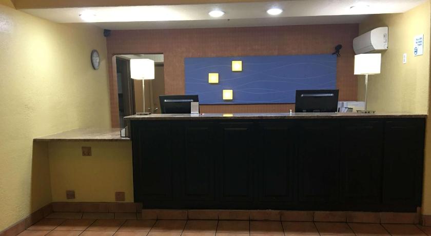 Ramada by Wyndham Santa Fe photo