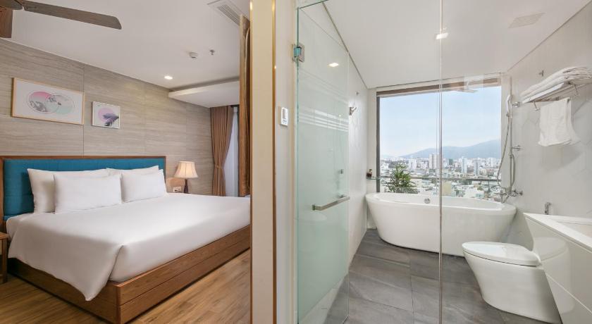 Image of Suite with Balcony 3