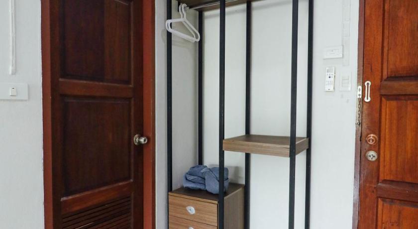 Image of Standard Twin Room 12