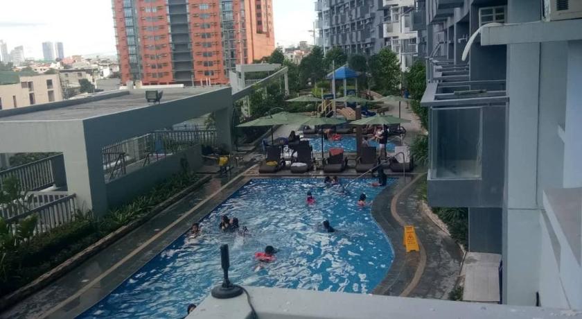 Cubao ManhattanHeights Unit 7EF Tower B, 1BR photo