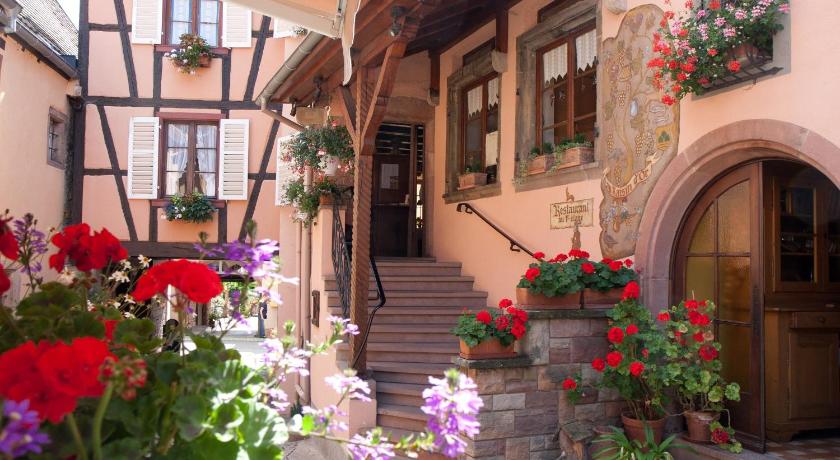 La Griffe a Foin au Restaurant raisin D'or — Hotel in Mittelbergheim