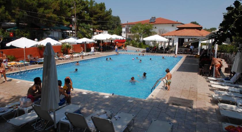 Hotel Camping Agiannis — Hotel in Makrigialos
