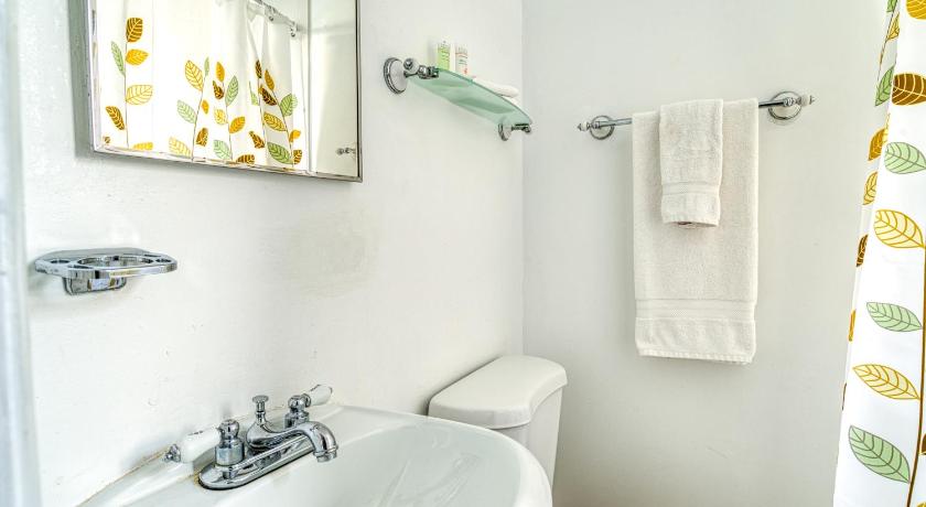 Ocean Drive Apartments photo