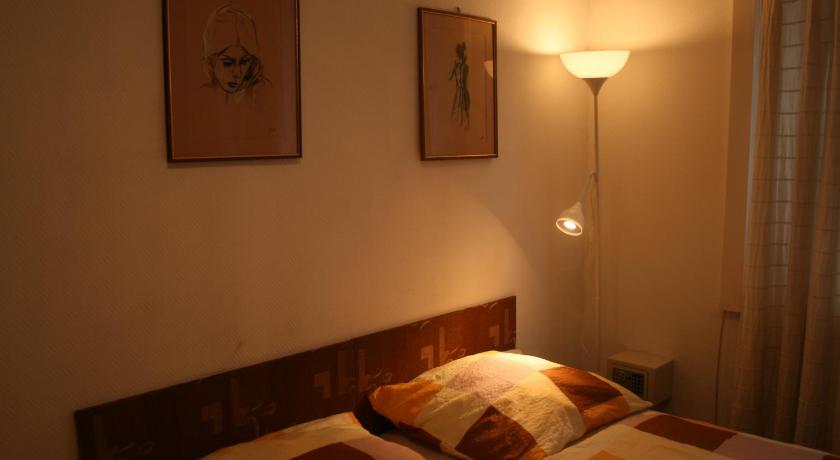 Margaret Bridge Studio Apartment photo