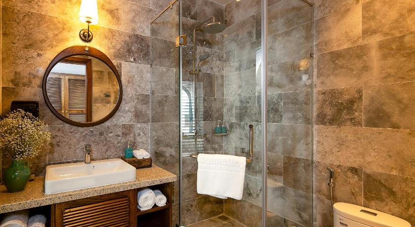 Image of Pool Access King Room 8