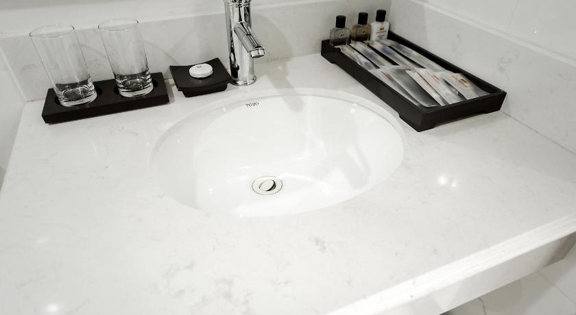 Image of Deluxe Double Room 4