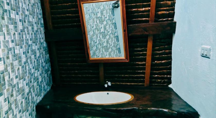 Green Travelodge Bukit Lawang photo