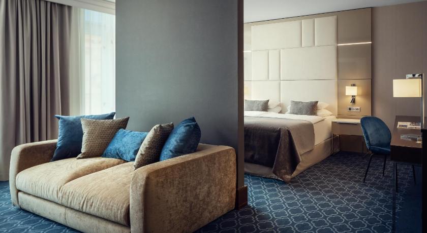 Image of Junior Suite with Lounge and Spa Access 0