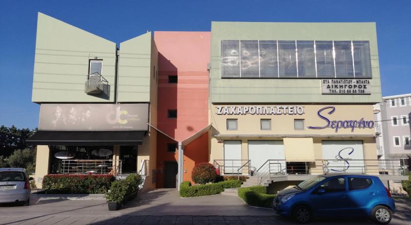 Spacious & Modern Studio Apartment Near the Airport photo