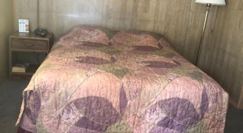 Coronado West Motel photo