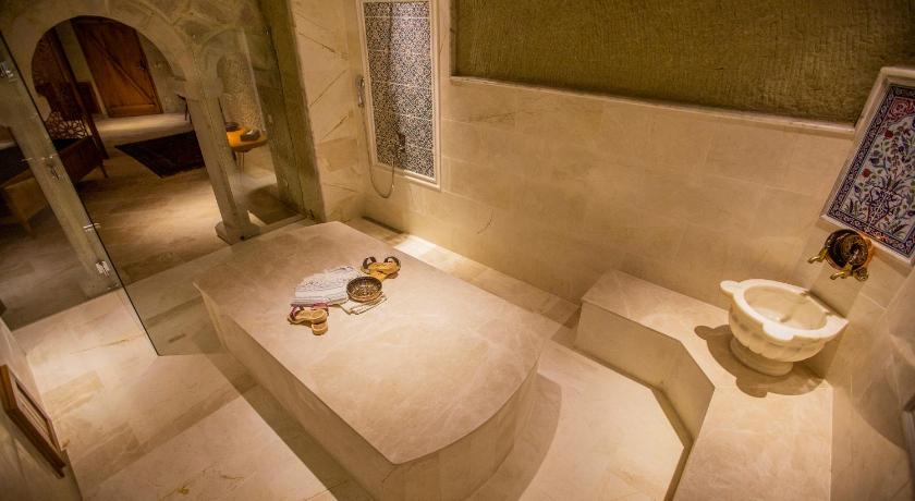 Immagine di Suite Royal in Stile Grotta con Bagno Turco (Royal Cave Suite with Turkish Bath) 2