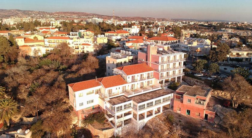 Axiothea Hotel — Hotel in Paphos