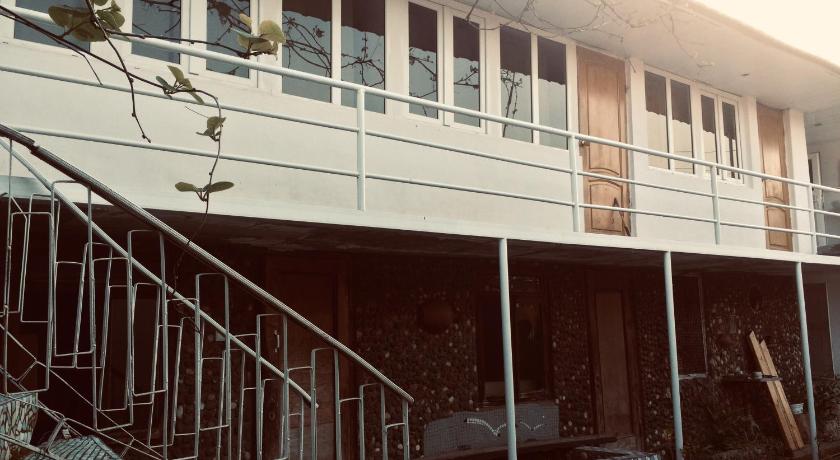 Море — Hotel in Sukhum