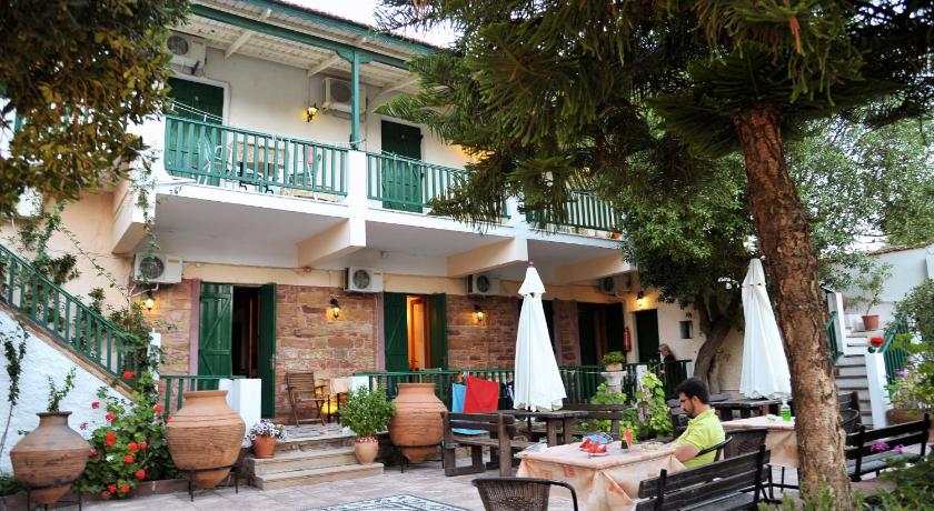 Topakas House photo