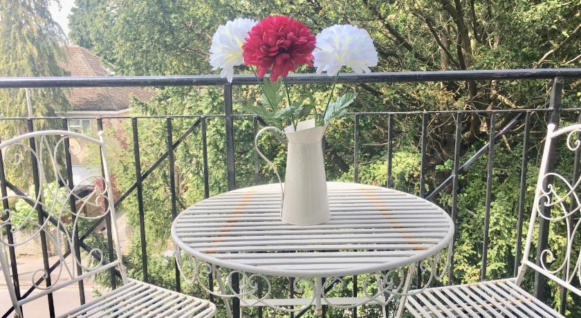 Apple Perch 2BR Flat - Free Parking photo