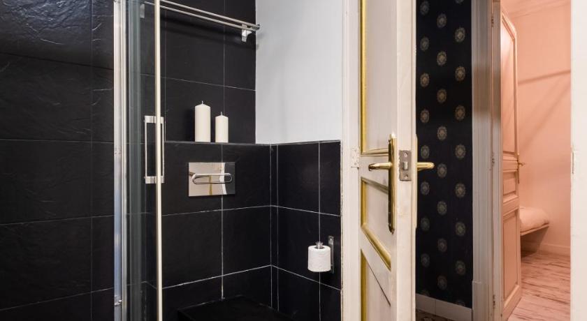 MODERNIST AND ELEGANT APARTMENT IN BCN CITY CENTER photo
