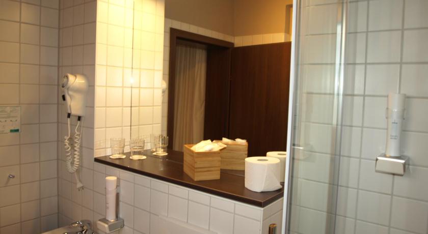 Strandhotel Senftenberger See photo