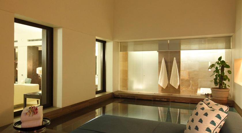 Image of Lodhi Deluxe Room with Plunge Pool 8