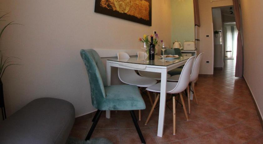 Room and Apartment Doris — Hotel in Umag