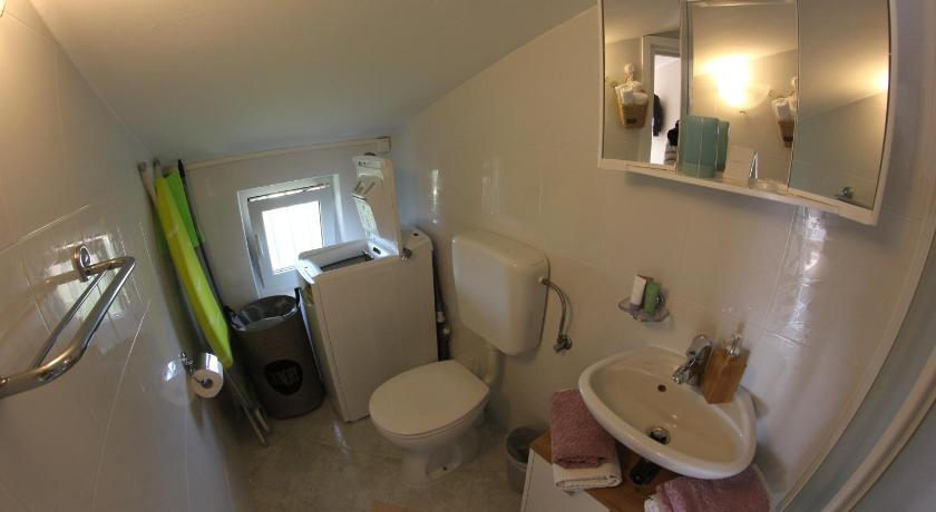 Room and Apartment Doris photo