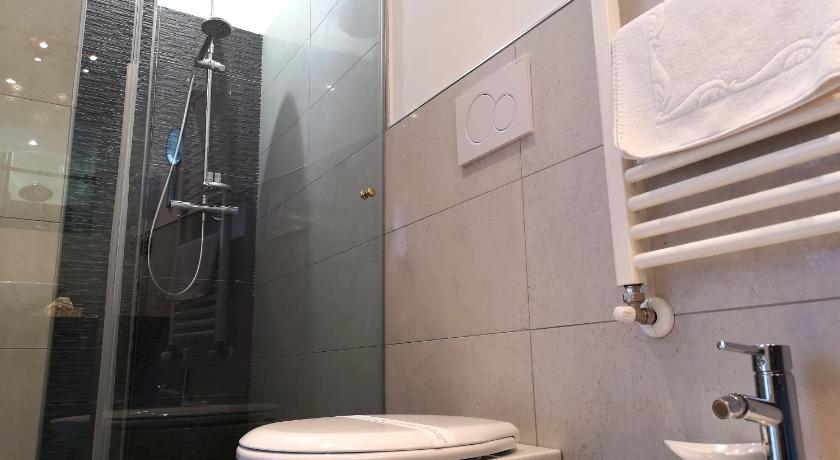 Image of Deluxe Room 11
