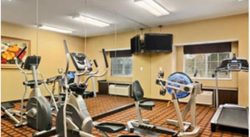 Microtel Inn & Suites by Wyndham Ozark photo