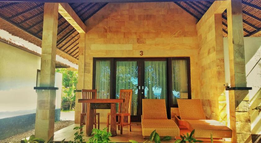 Jemeluk Beach Bungalows — Hotel in Bali