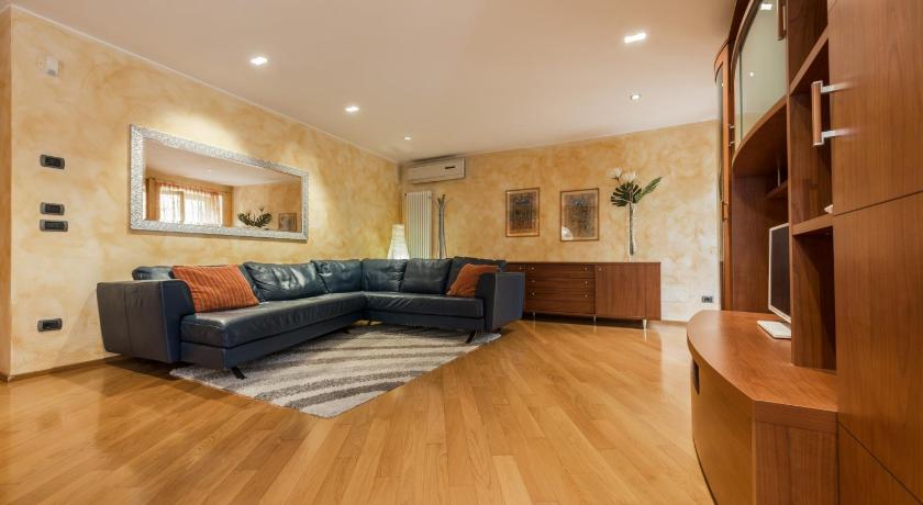 APPARTAMENTO LE PERLE — Hotel in Lazise