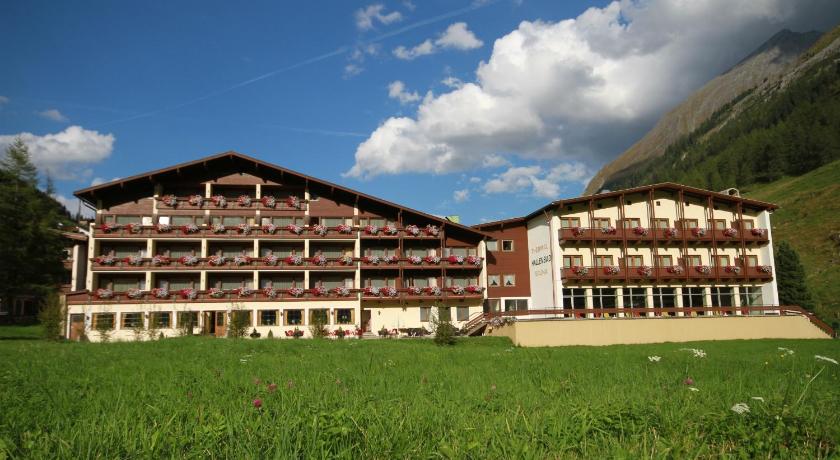 Thermal-Badhotel Kirchler — Hotel in Hintertux Glacier