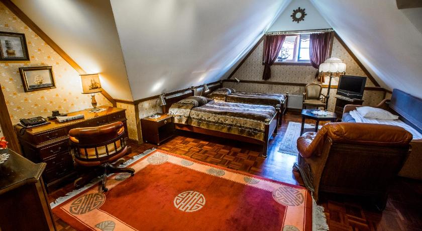 Image of Family Room 5