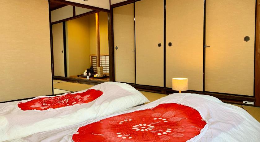 KIX House Wakeikan 和憩館 — Hotel in Izumisano