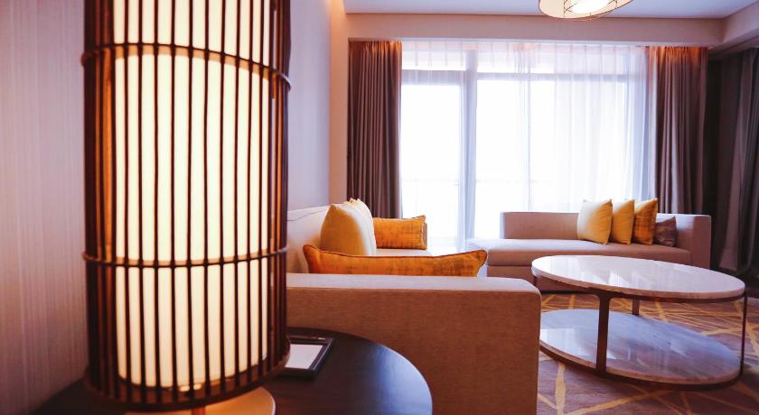 Image of Regency Executive Suite 8